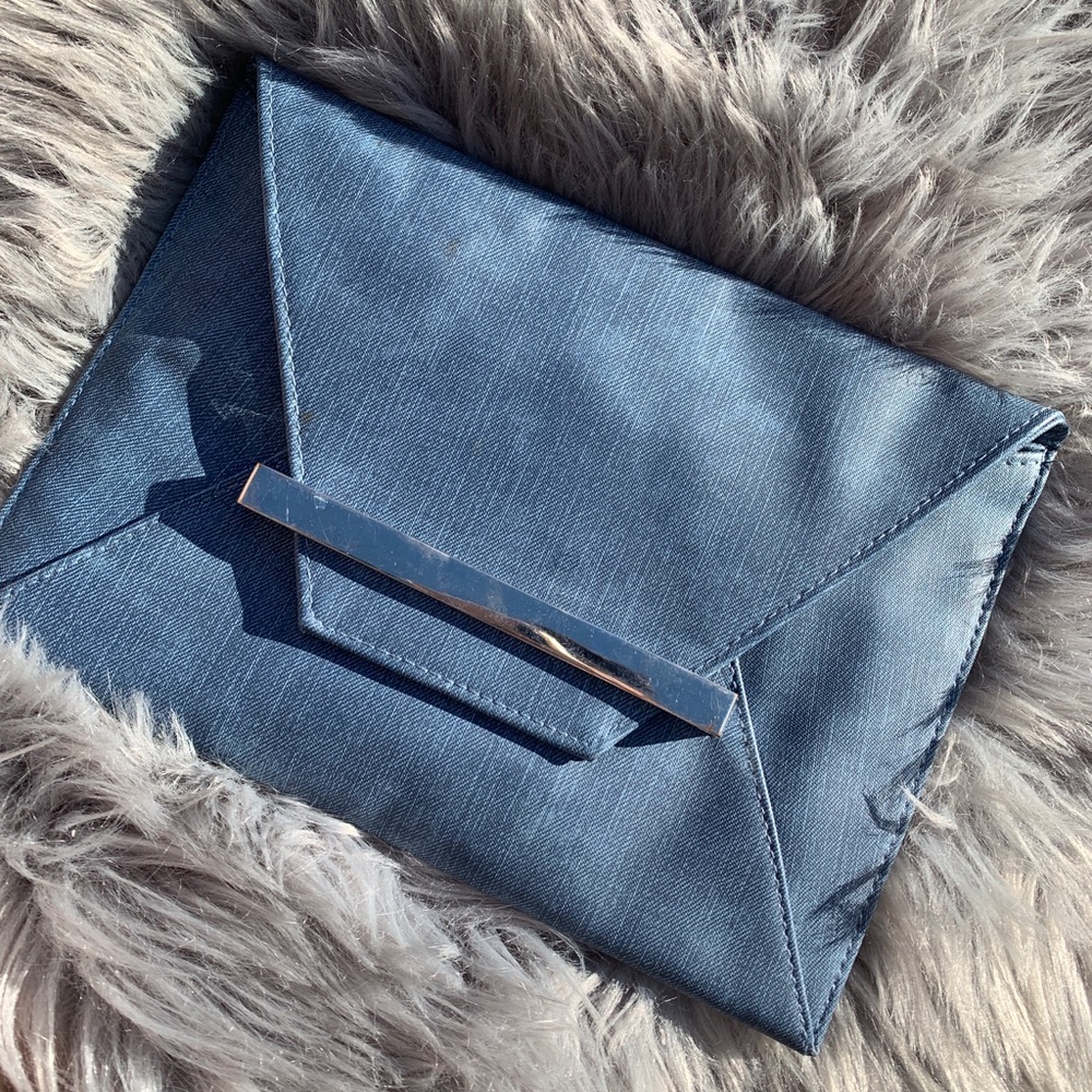 Jean style clutch with chain strap